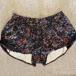 Lululemon Athletica Hotty Hot Low-Rise Short 2.5"